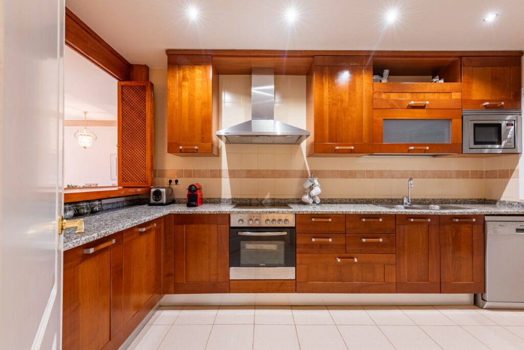 Ground Floor Apartment Puerto Banús Málaga - image 10