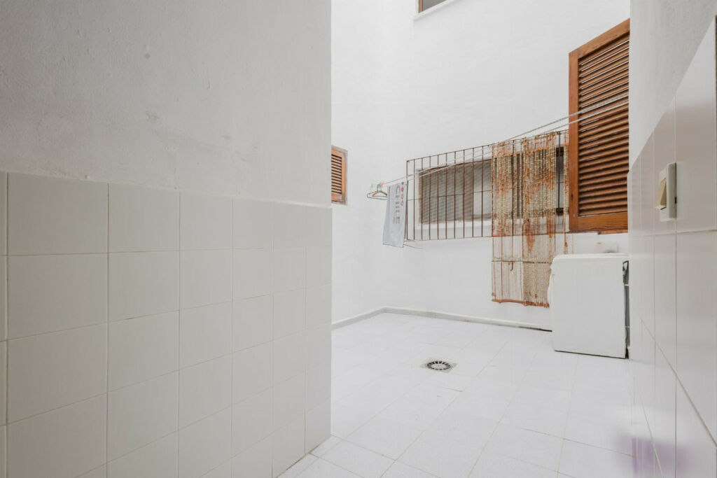 Middle Floor Apartment Torrevieja Alicante - image 10