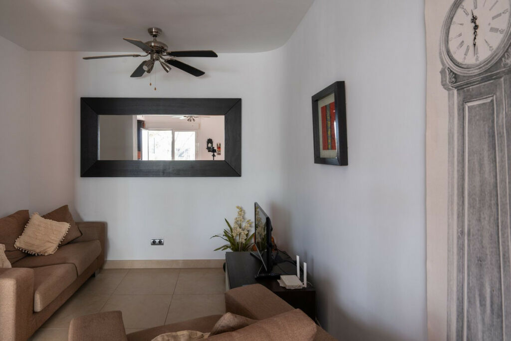 Middle Floor Apartment La Cala Málaga - image 10