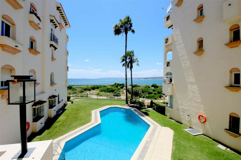 Ground Floor Apartment Estepona Málaga - image 10
