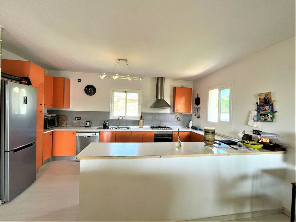 Detached Villa Estepona Málaga - image 10