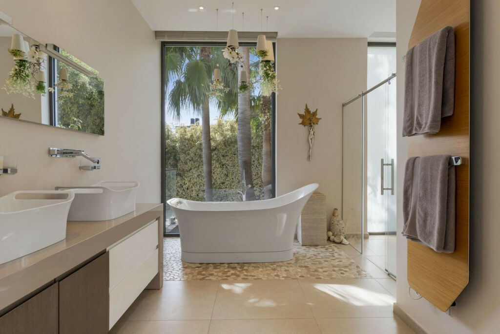 Detached Villa Benahavís Málaga - image 10