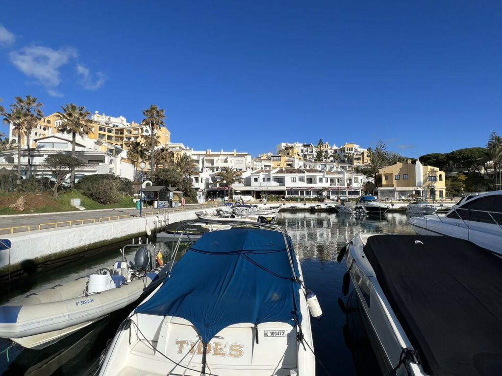 Ground Floor Apartment Puerto de Cabopino Málaga - image 10