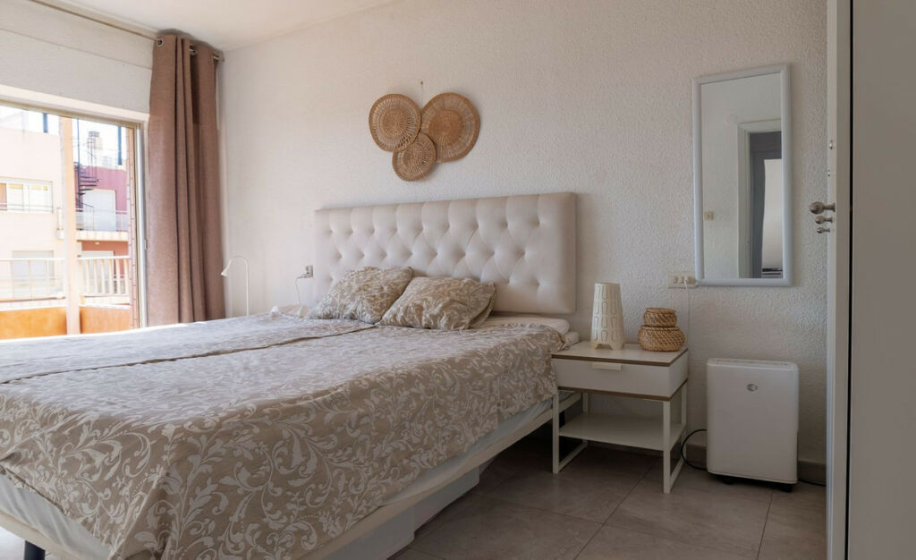 Middle Floor Apartment Punta Prima Alicante - image 10