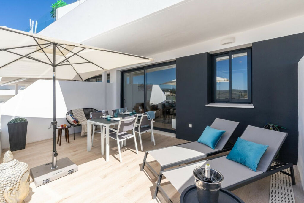 Middle Floor Apartment Estepona Málaga - image 10