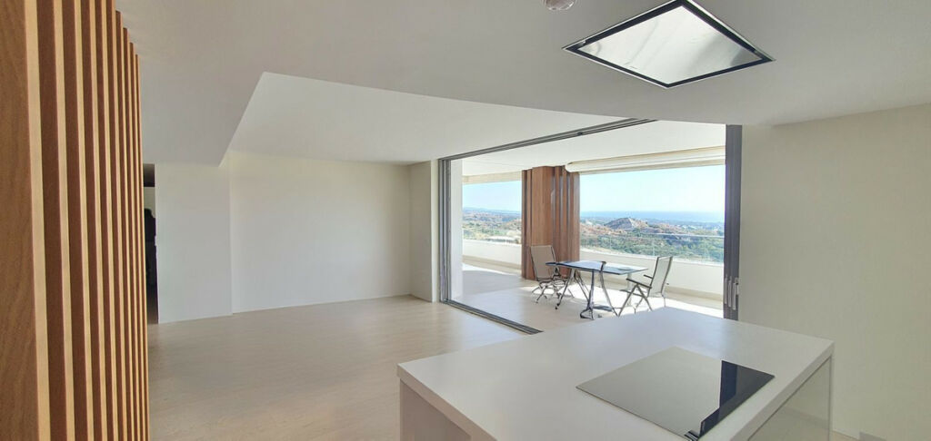 Middle Floor Apartment La Quinta Málaga - image 10