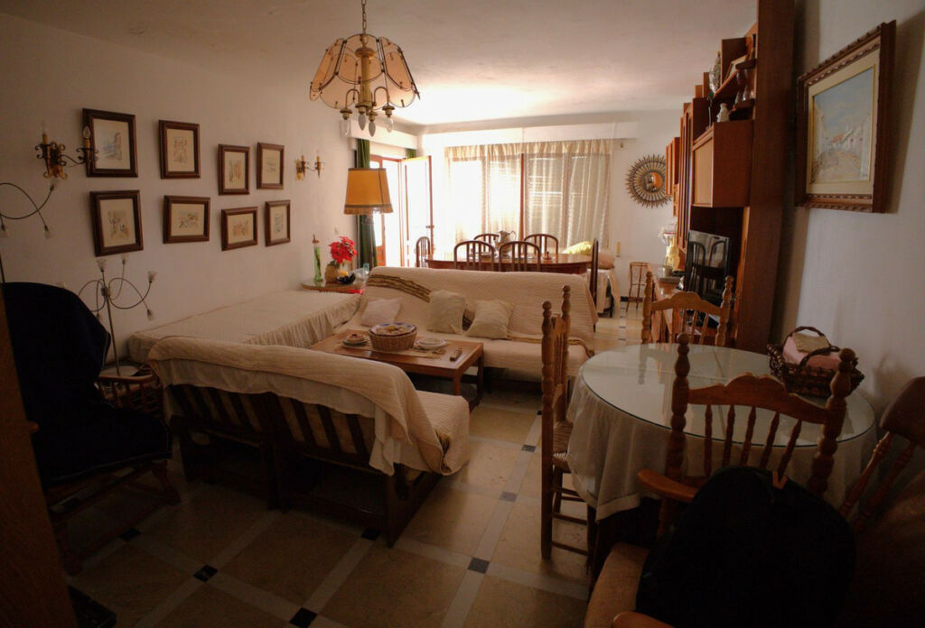 Middle Floor Apartment Estepona Málaga - image 10