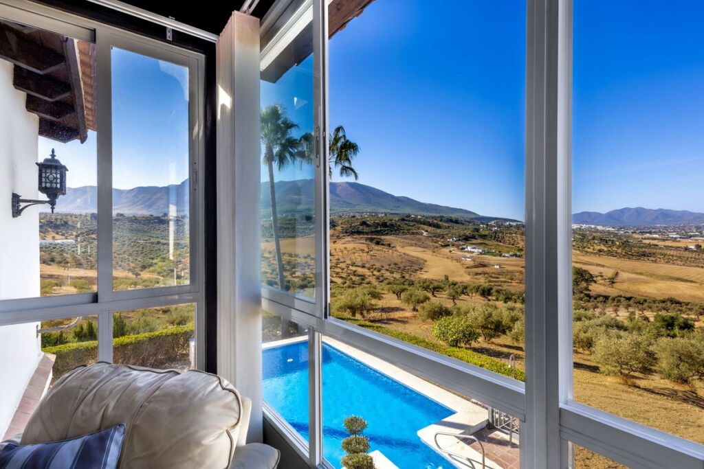 Detached Villa Alhaurín el Grande Málaga - image 10