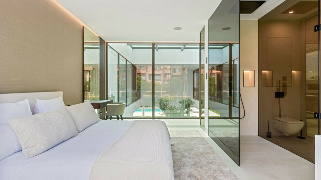 Detached Villa The Golden Mile Málaga - image 10