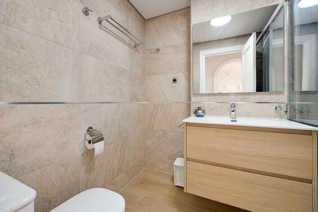 Middle Floor Apartment Campoamor Alicante - image 10