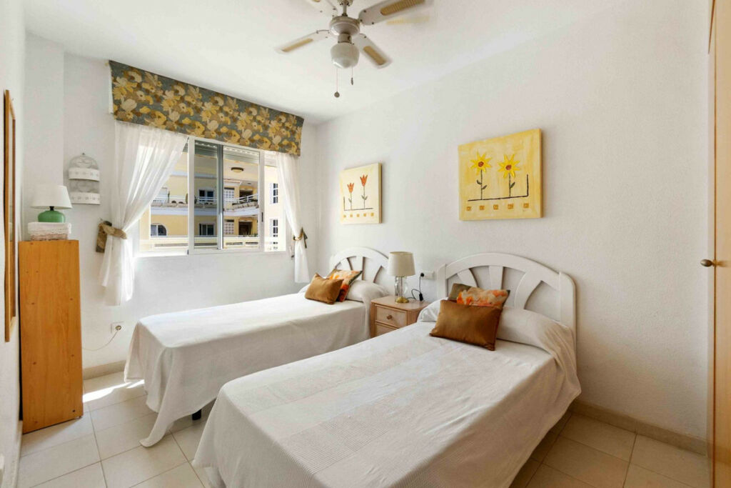 Middle Floor Apartment Campoamor Alicante - image 10