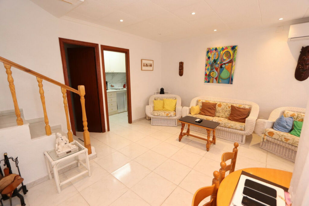 Townhouse Mil Palmeras Alicante - image 10