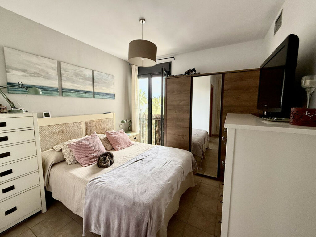 Middle Floor Apartment La Cala Málaga - image 10