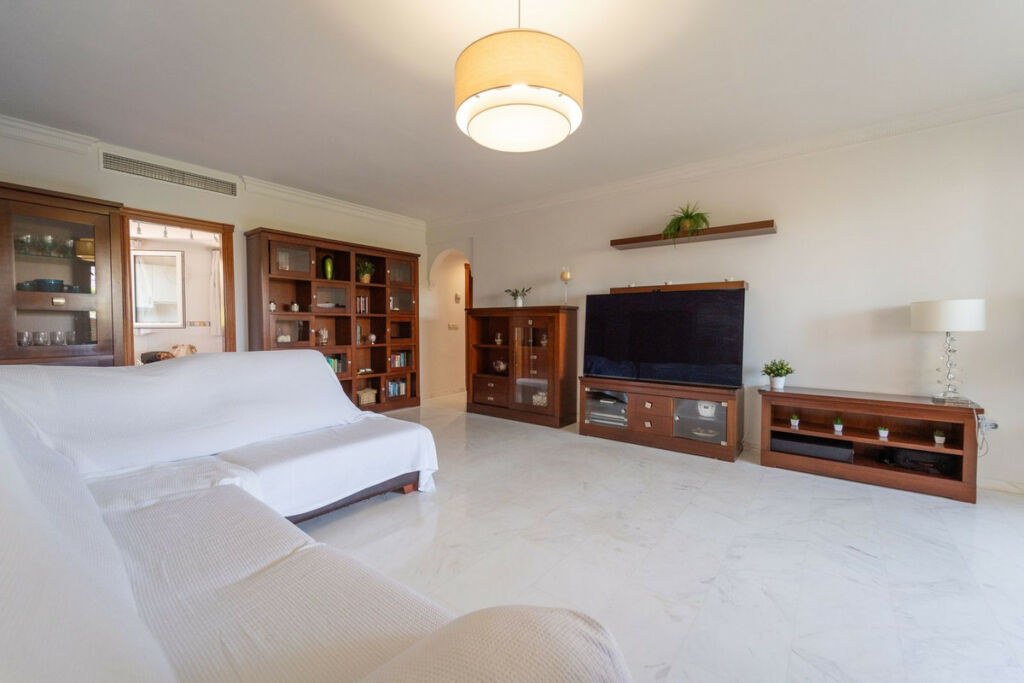 Penthouse Torrequebrada Málaga - image 10