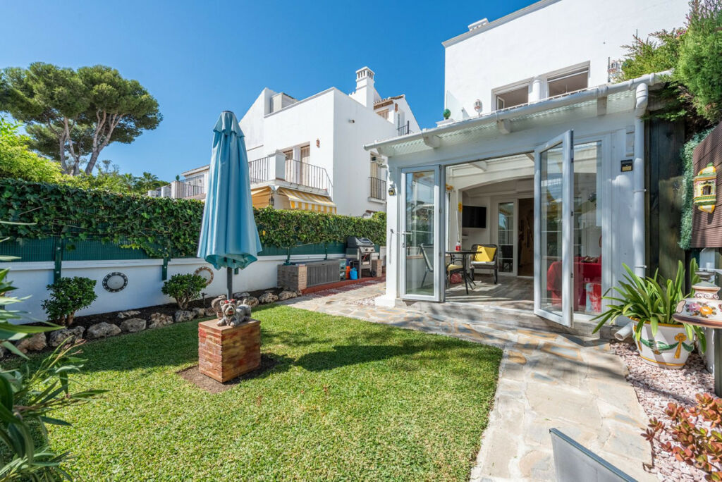 Semi-Detached House Benamara Málaga - image 10