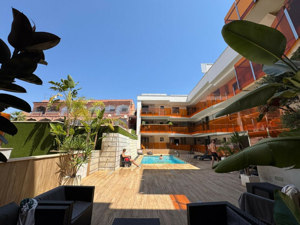 Middle Floor Apartment Torrevieja Alicante - image 10