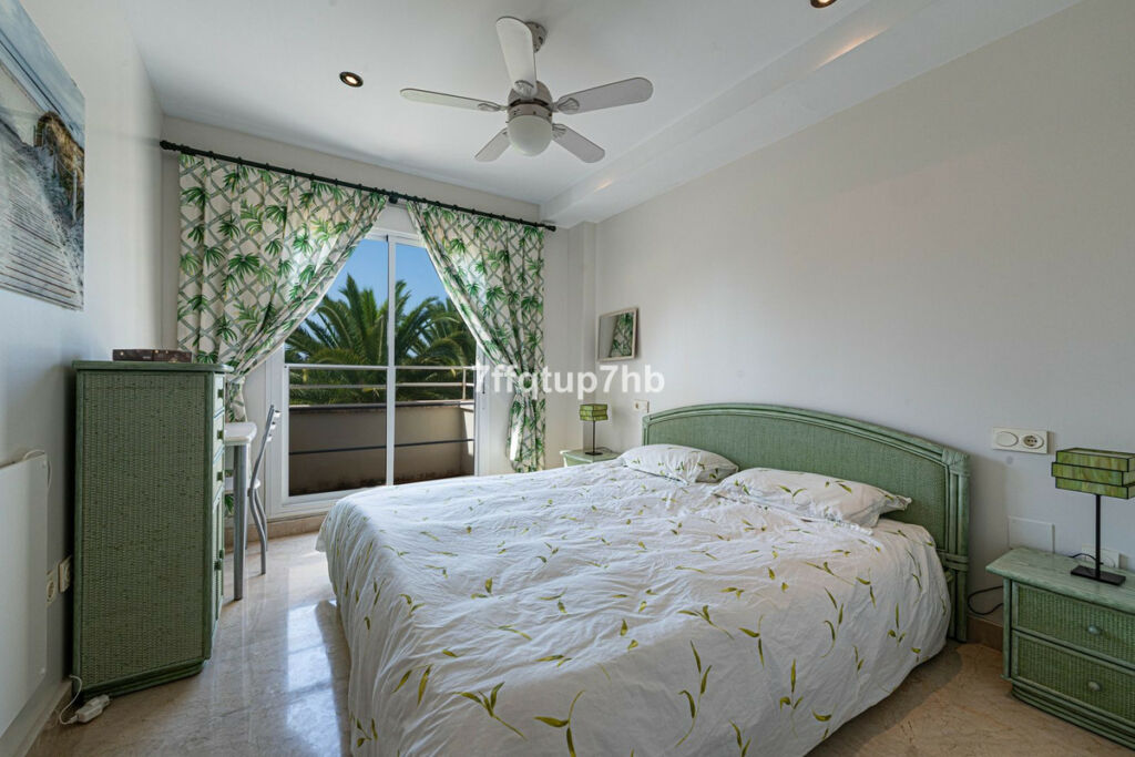 Middle Floor Apartment Estepona Málaga - image 10