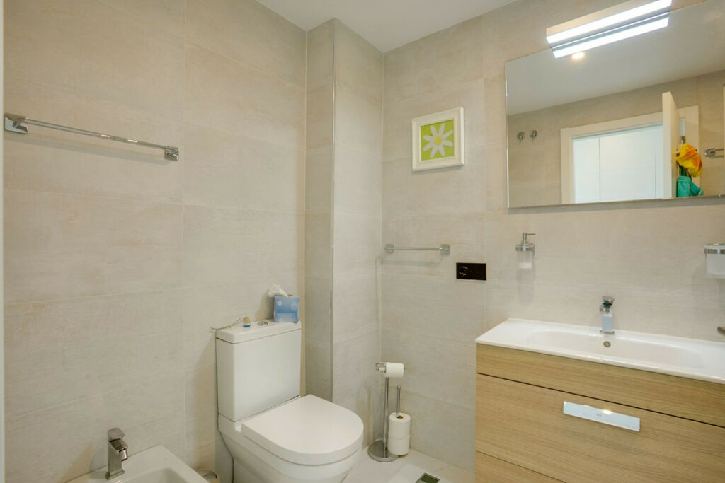 Middle Floor Apartment Estepona Málaga - image 10