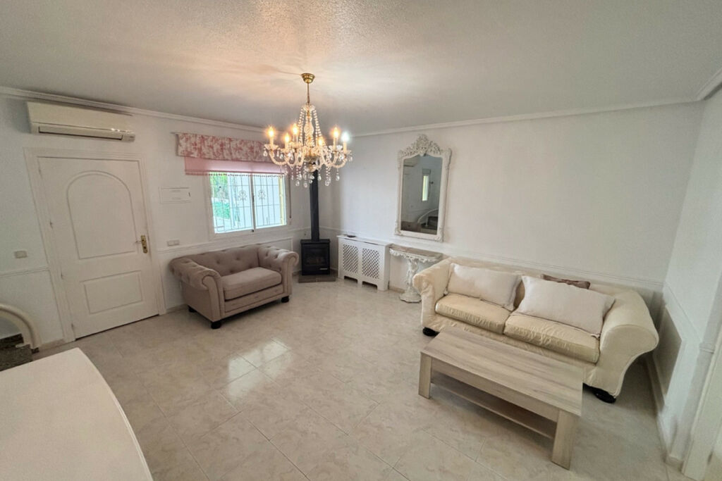 Townhouse Benijofar Alicante - image 10