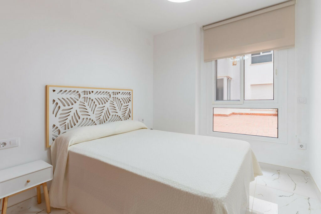 Middle Floor Apartment Fuengirola Málaga - image 11