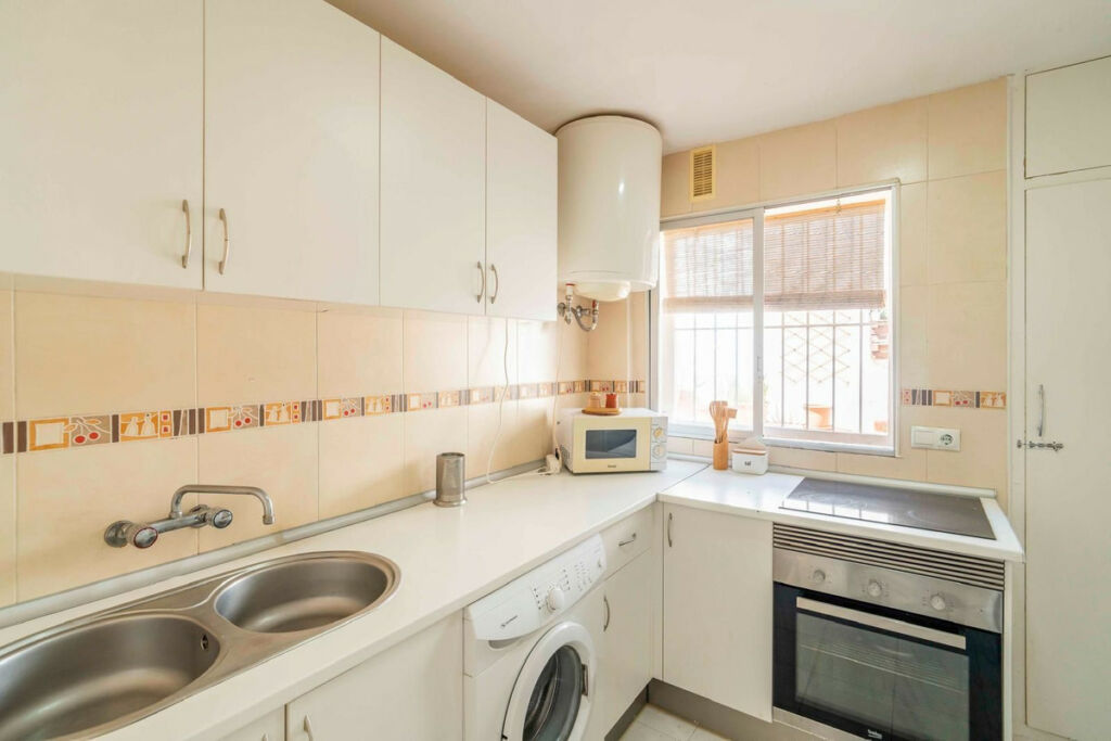Middle Floor Apartment Fuengirola Málaga - image 12