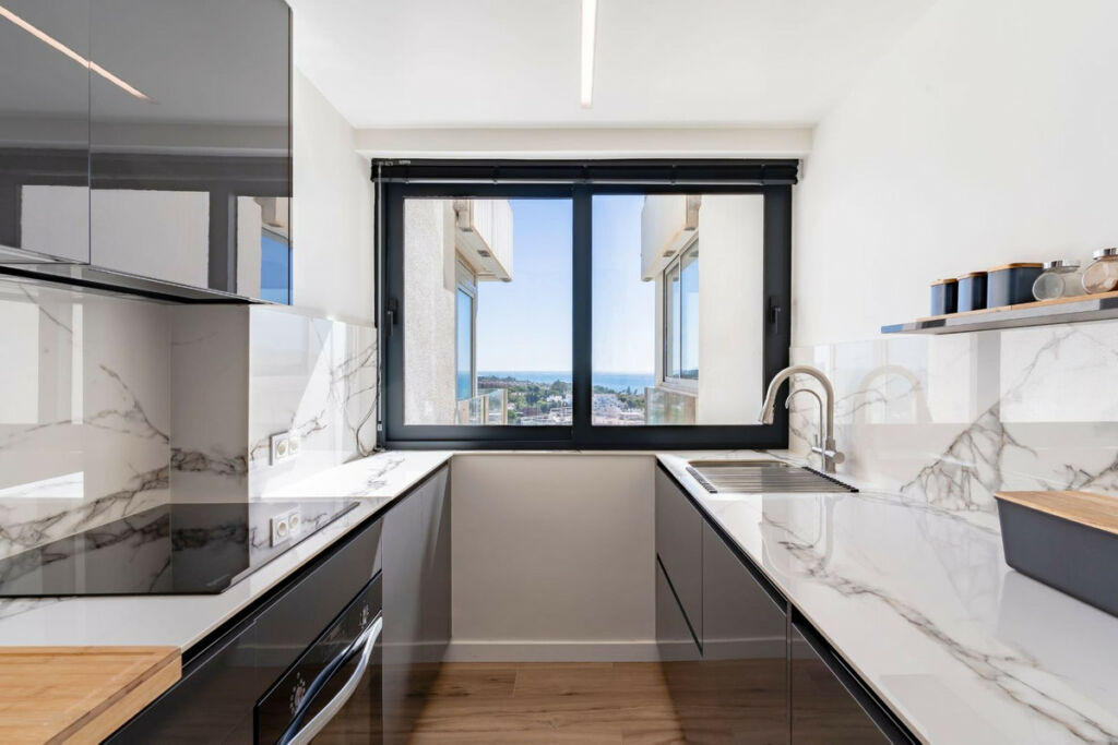 Middle Floor Apartment Marbella Málaga - image 11