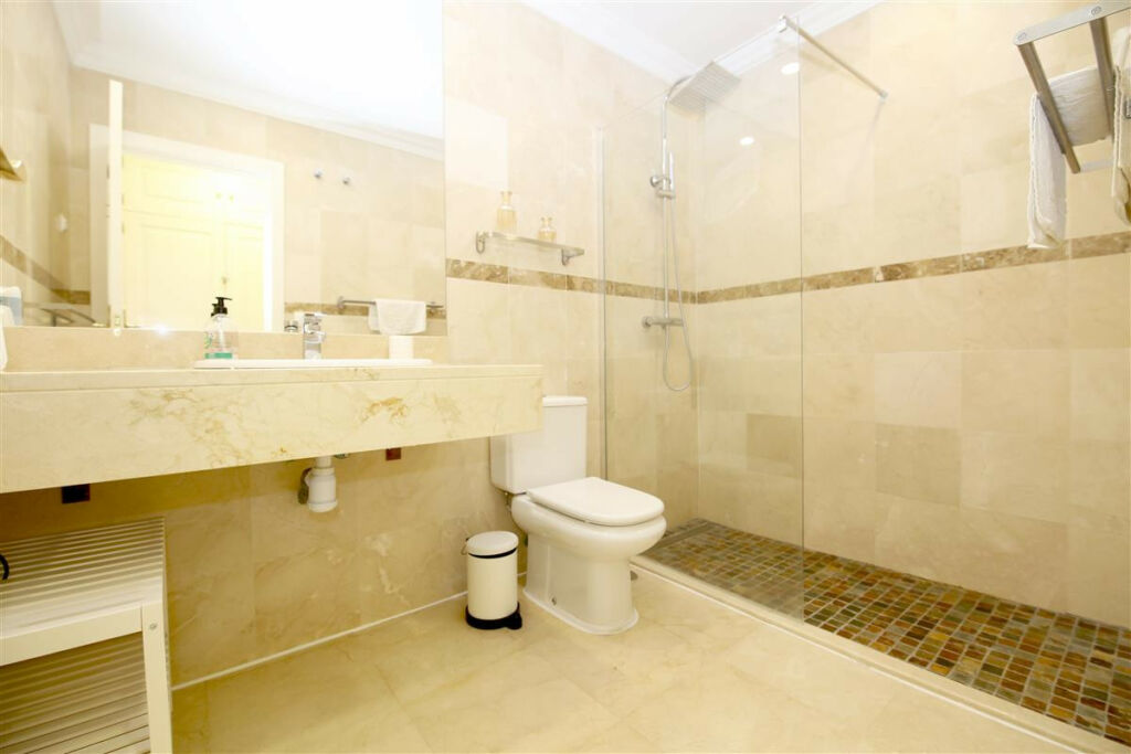 Ground Floor Apartment Estepona Málaga - image 11