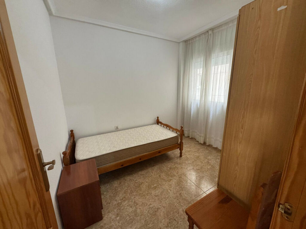Middle Floor Apartment Torrevieja Alicante - image 11