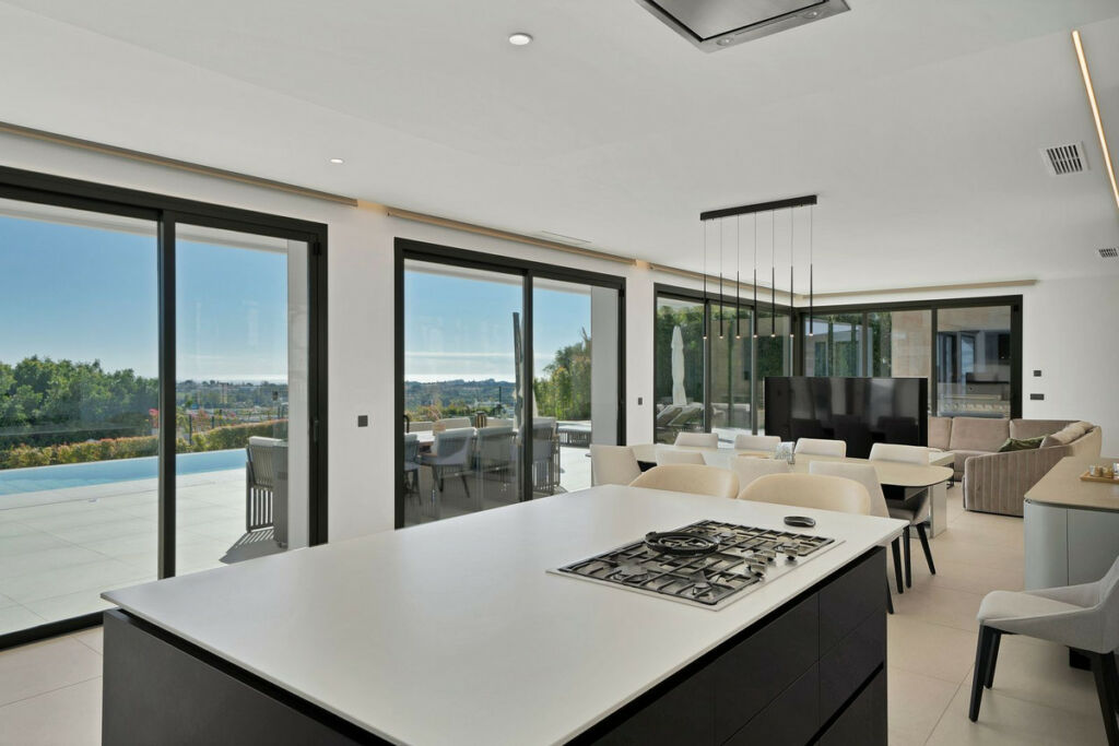 Detached Villa Benahavís Málaga - image 11