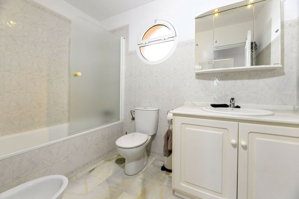 Townhouse Atalaya Málaga - image 11