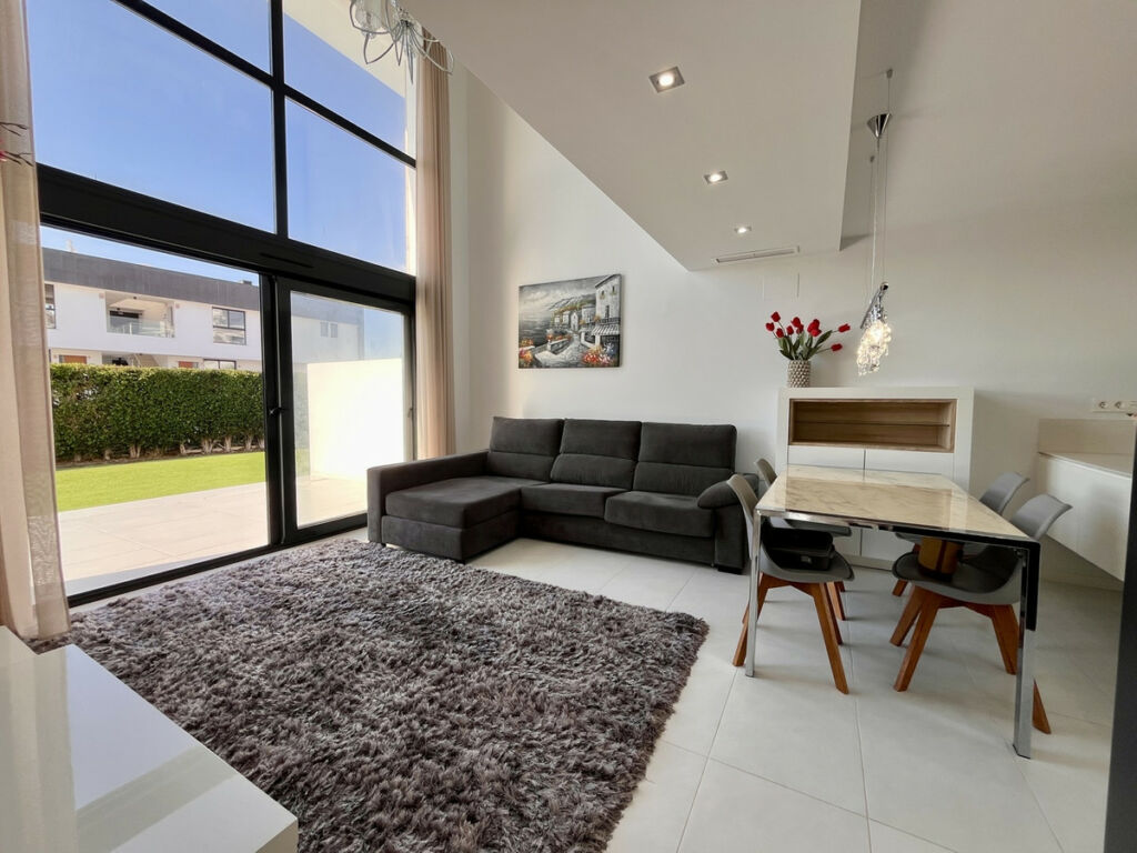 Detached Villa Villamartin Alicante - image 11