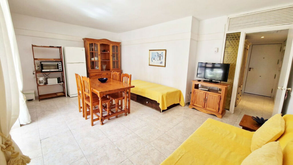 Middle Floor Apartment Fuengirola Málaga - image 11