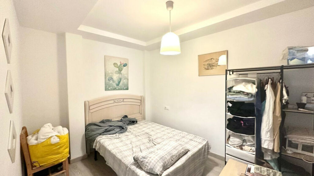 Middle Floor Apartment Torrevieja Alicante - image 11