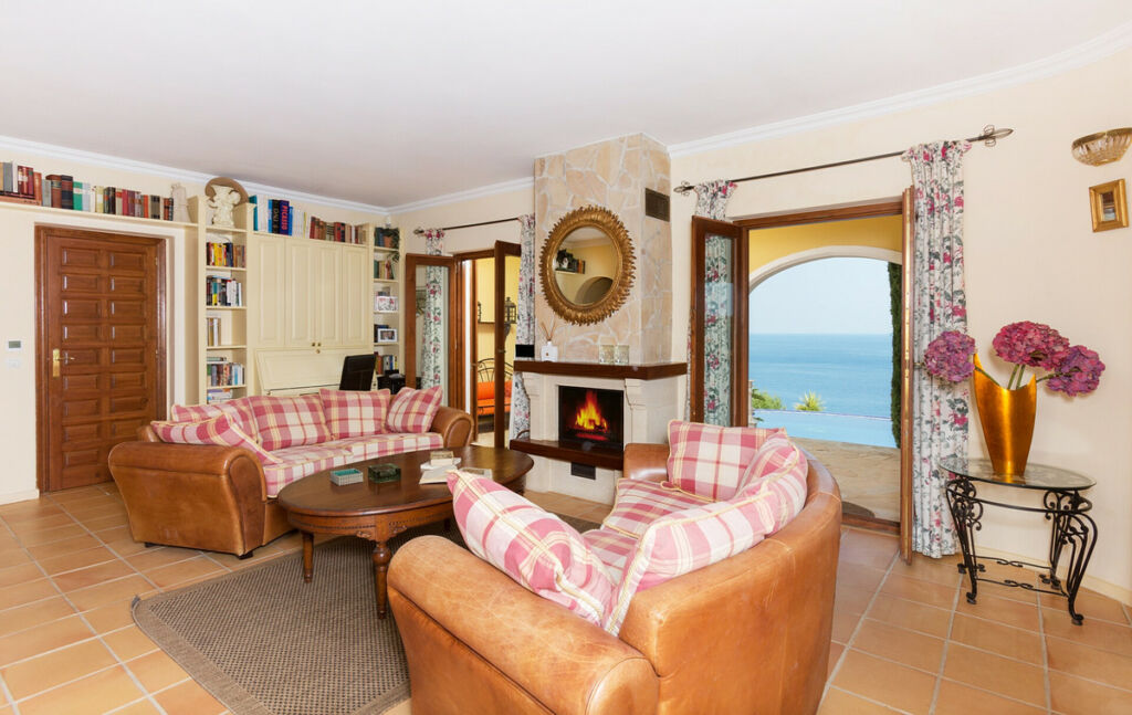 Detached Villa Cumbre del Sol Alicante - image 11