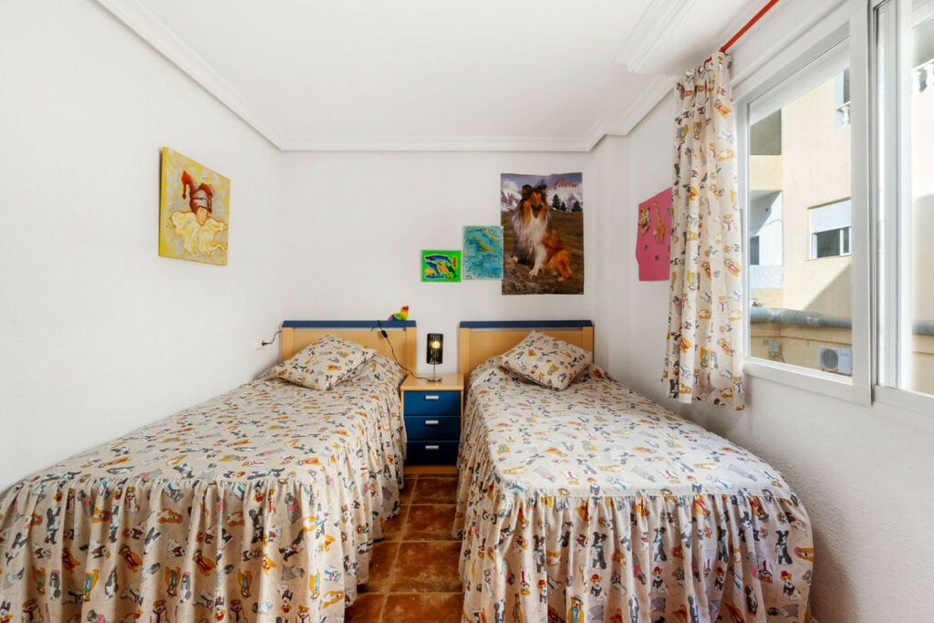 Middle Floor Apartment La Mata Alicante - image 11