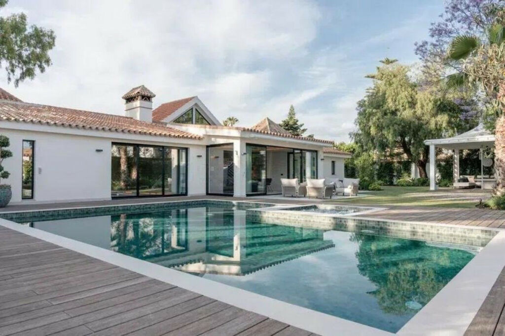 Detached Villa Puerto Banús Málaga - image 11