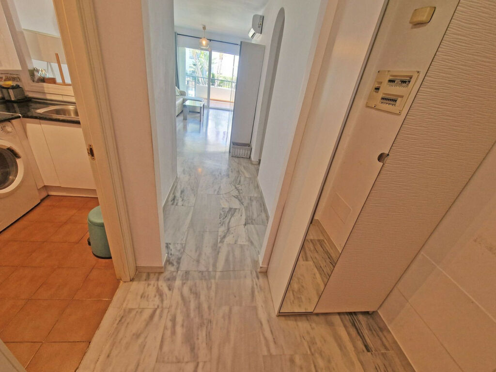 Ground Floor Apartment Calahonda Málaga - image 11