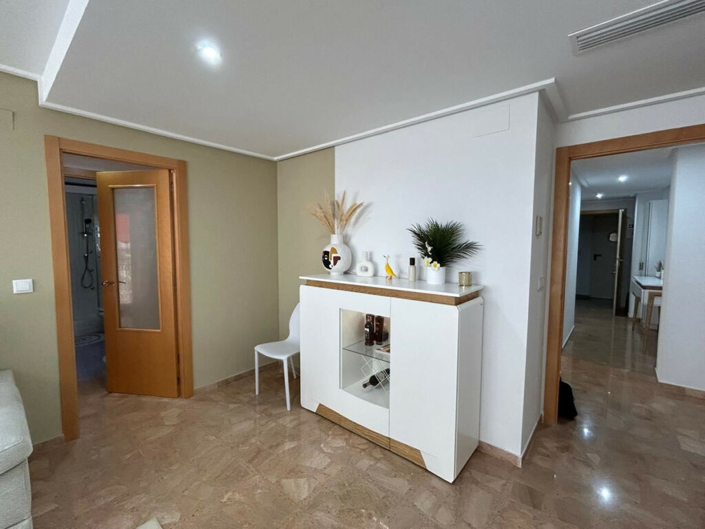 Middle Floor Apartment Alicante City Alicante - image 11