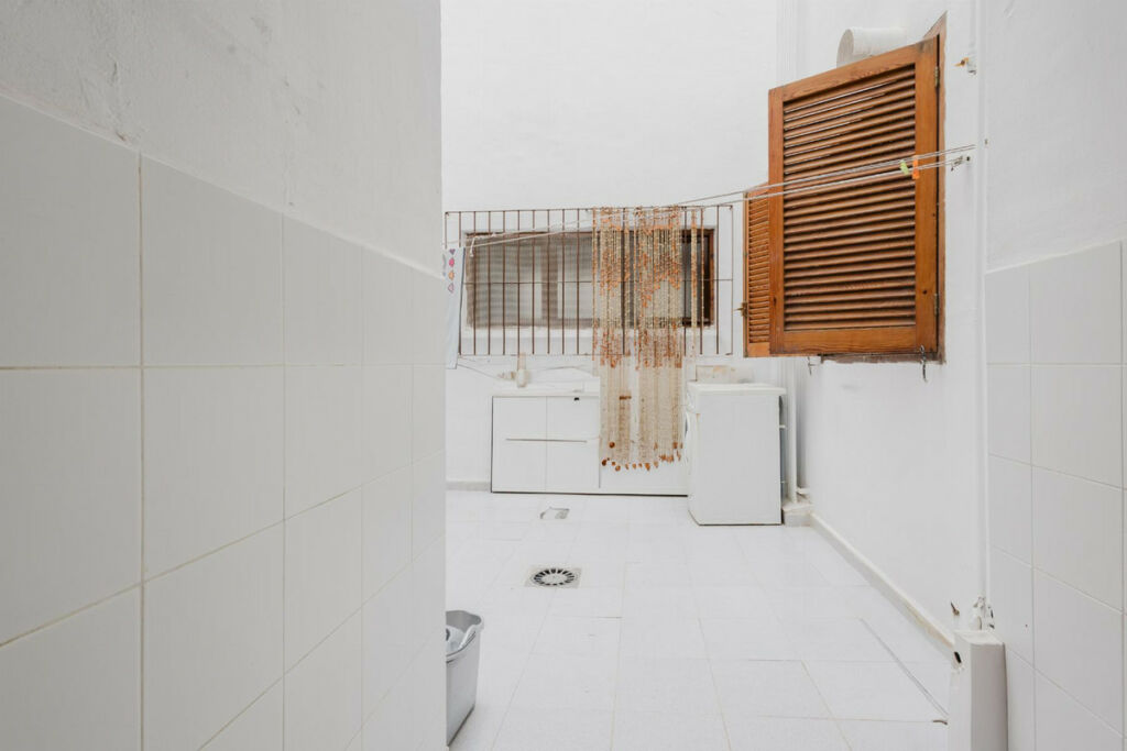 Middle Floor Apartment Torrevieja Alicante - image 11