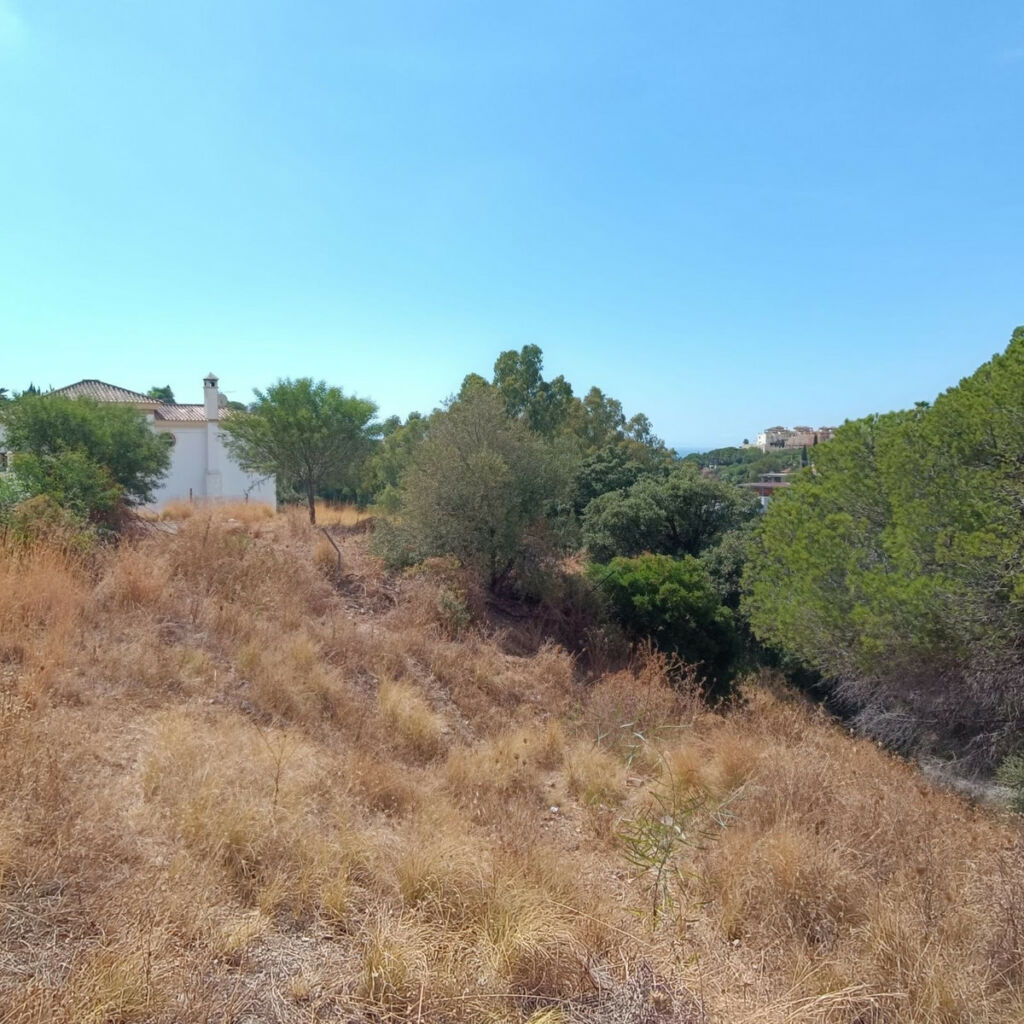 Residential Plot Elviria Málaga - image 11