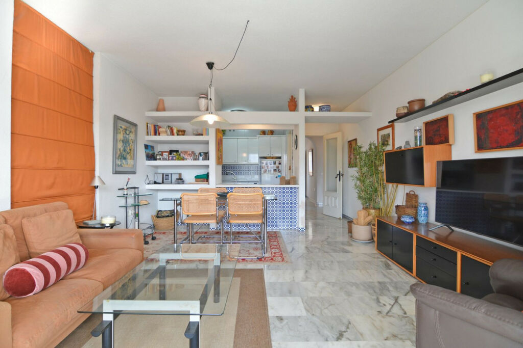 Middle Floor Apartment Fuengirola Málaga - image 11