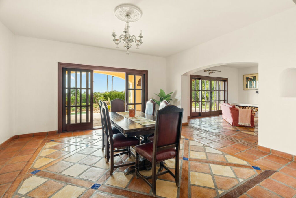 Detached Villa La Duquesa Málaga - image 11