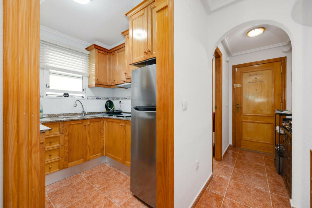 Middle Floor Apartment Guardamar del Segura Alicante - image 11