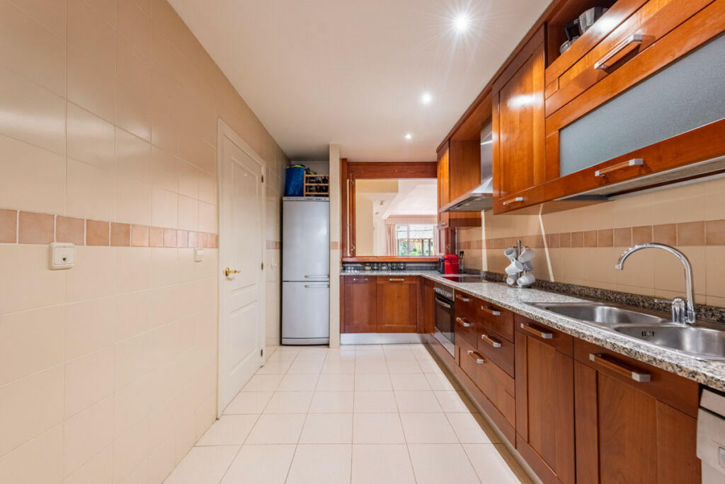 Ground Floor Apartment Puerto Banús Málaga - image 11
