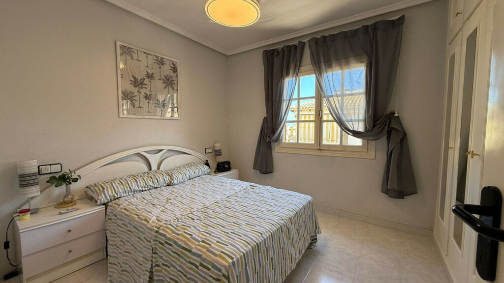 Bungalow Torrevieja Alicante - image 11