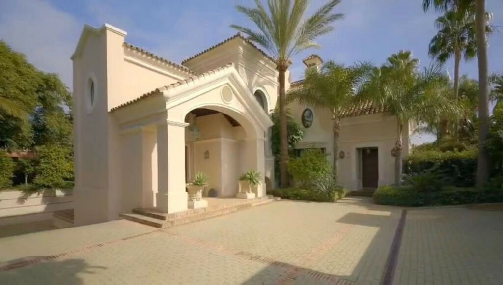 Detached Villa Guadalmina Baja Málaga - image 11