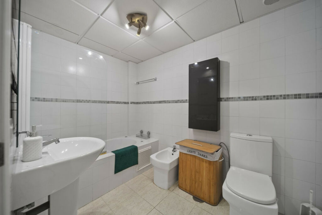 Ground Floor Apartment Benalmadena Pueblo Málaga - image 11