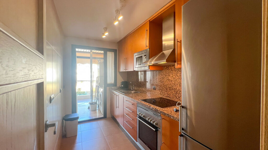 Middle Floor Apartment La Duquesa Málaga - image 11