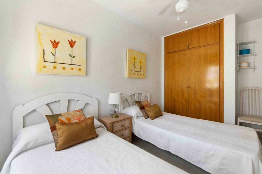 Middle Floor Apartment Campoamor Alicante - image 11