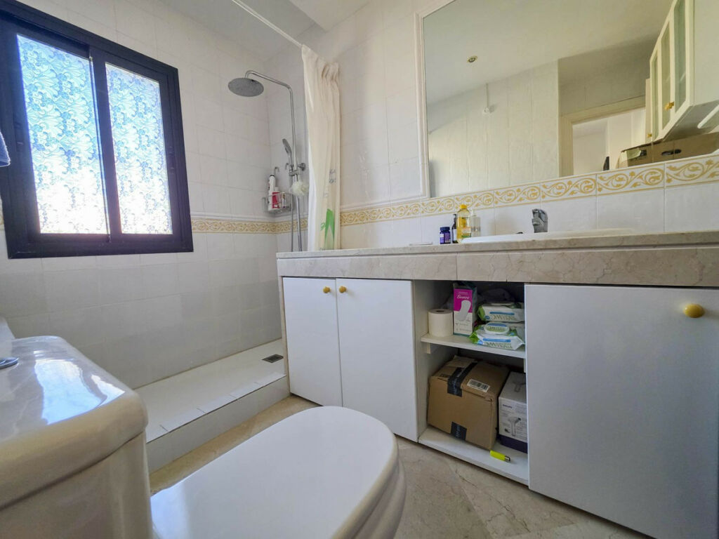 Townhouse La Duquesa Málaga - image 11